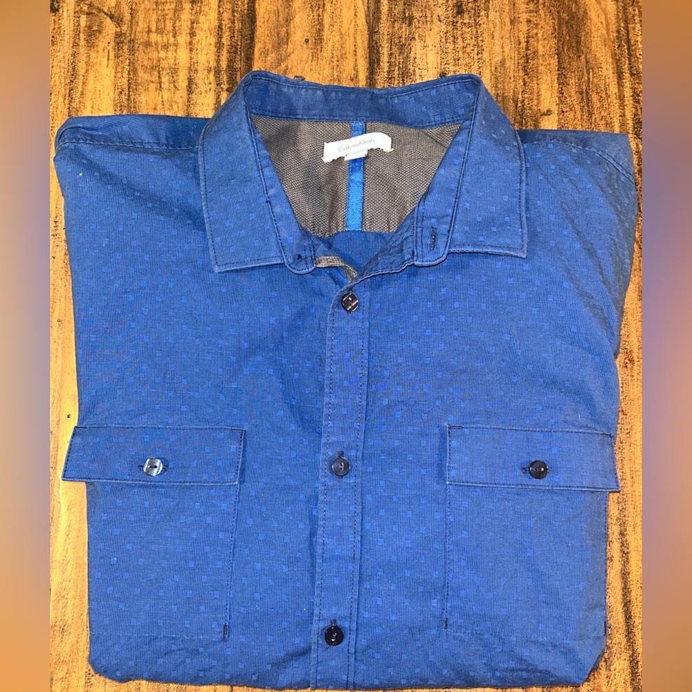 Calvin Klein Men's XL Blue Long Sleeve Button-Up Shirt